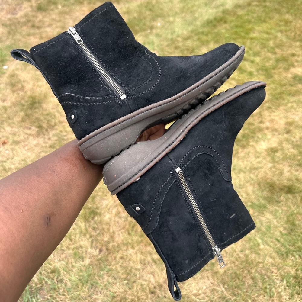 UGG Neevah Suede Side Zip Shearling Lined Ankle Boots Women's Size 7 Black - Picture 10 of 13